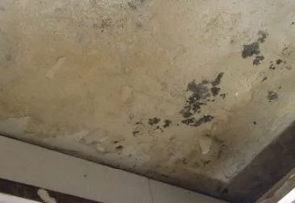 墨玉阳台漏水维修公司分享下墨玉卫生间渗水维修需要注意哪些问题。